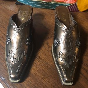 SO women shoes in very good condition